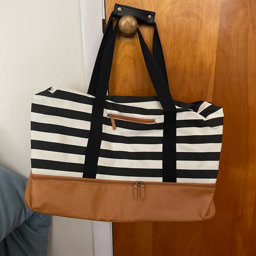 DSW Weekender Bag Duffel New